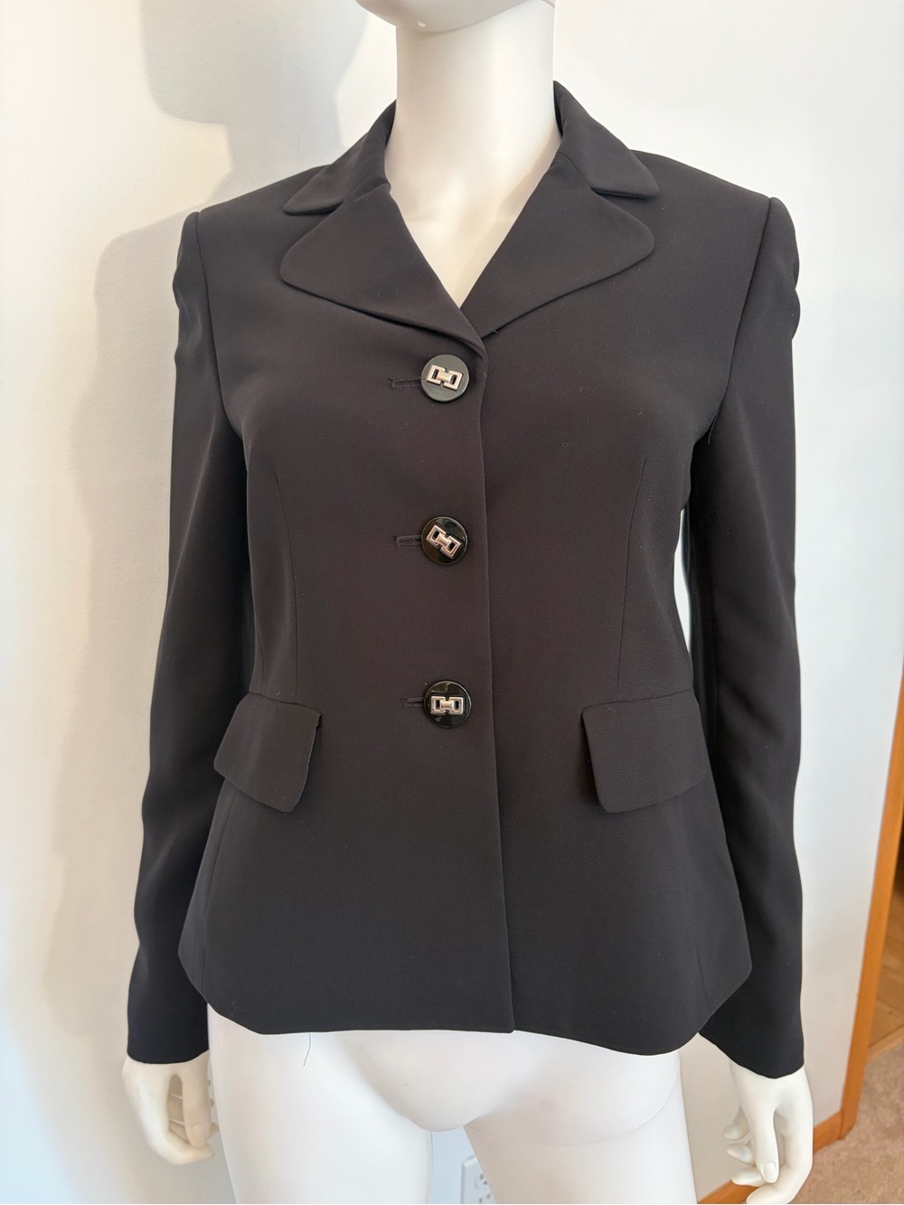 #943 Jones New York Beautiful Black Tailored Lined Women's Blazer